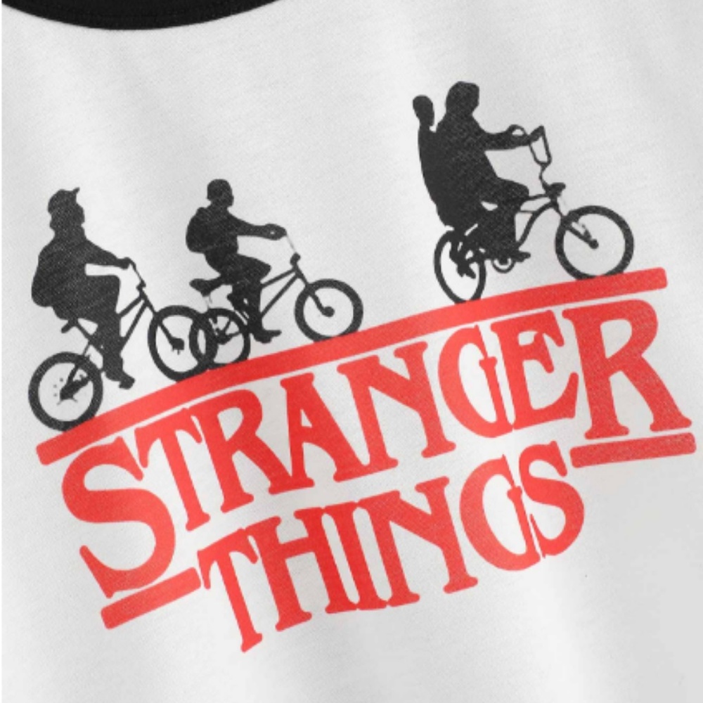 LARGE: STRANGER THINGS CROP TOP - Picture 4 of 4